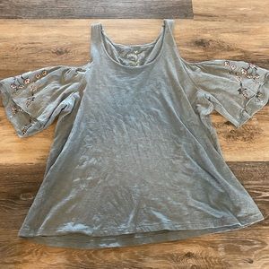 American Eagle cold shoulder top.